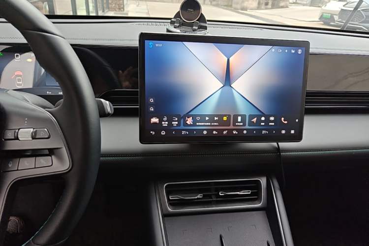 Used BYD Qin L 2025 EV 545KM Beyond Version Audio And AC Panel