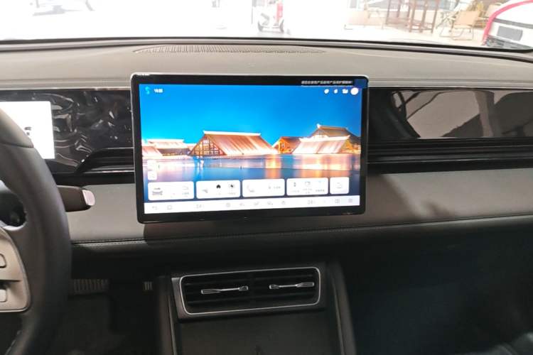 Used BYD Qin L 2025 EV 545KM Beyond Version Audio And AC Panel