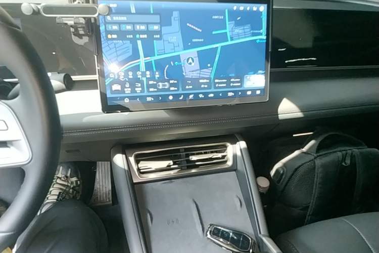 Used BYD Qin L 2025 DM-i Smart Drive 120KM Superior Model Audio And AC Panel