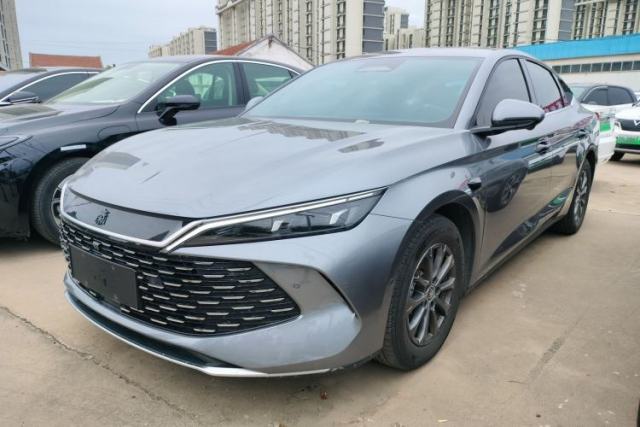 Ojetý BYD Qin L 2025 DM-i Smart Drive 80KM Leading Model