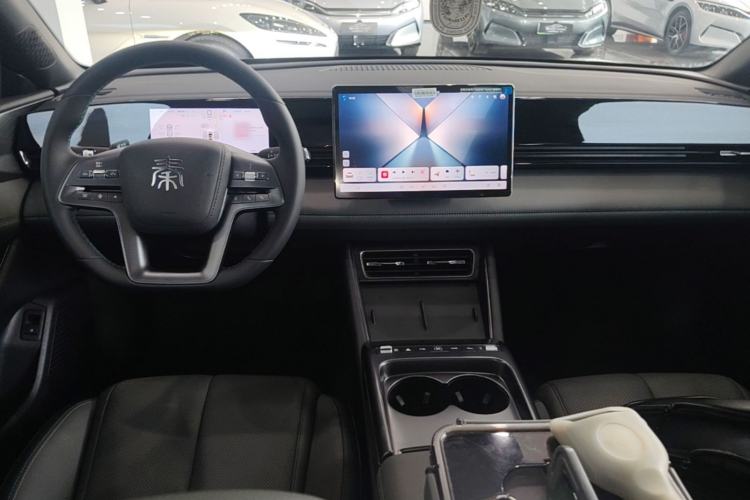 Used BYD Qin L 2025 EV 545KM Beyond Version Center Console