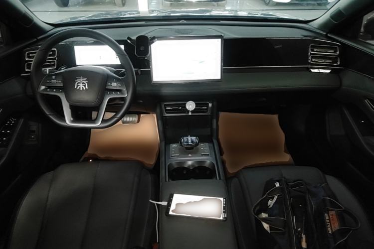 Used BYD Qin L 2025 DM-i Smart Drive 80KM Leading Model Center Console