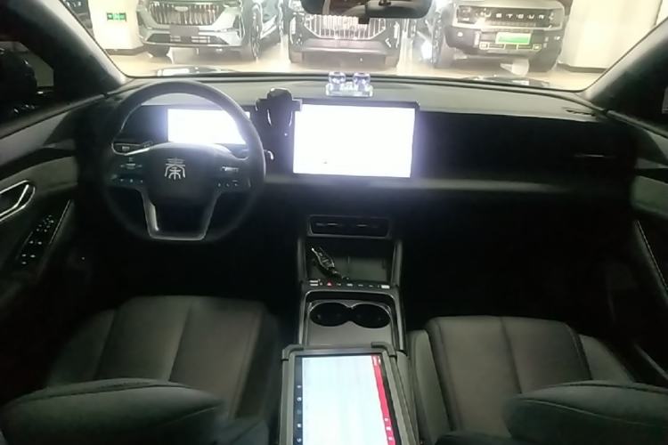 Used BYD Qin L 2025 EV 545KM Beyond Version Center Console