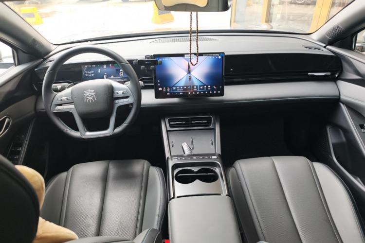Used BYD Qin L 2025 EV 470KM Leading Edition Center Console