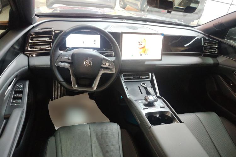 Used BYD Qin L 2025 DM-i Smart Drive 80KM Leading Model Center Console