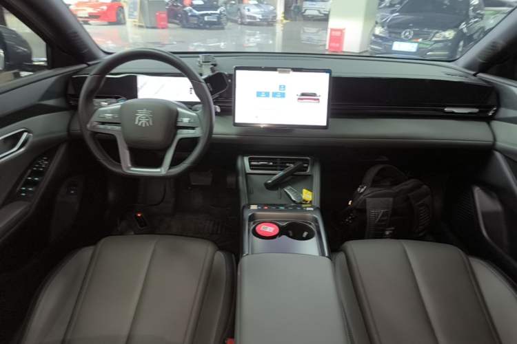 Used BYD Qin L 2025 EV 545KM Beyond Version Center Console