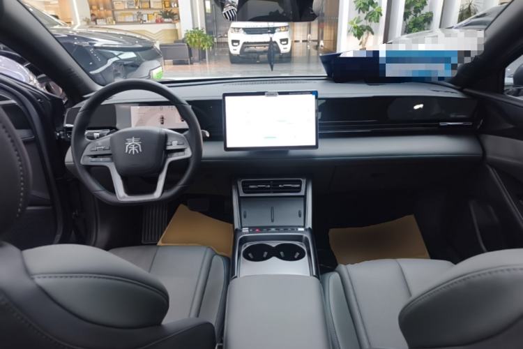 Used BYD Qin L 2025 EV 470KM Leading Edition Center Console