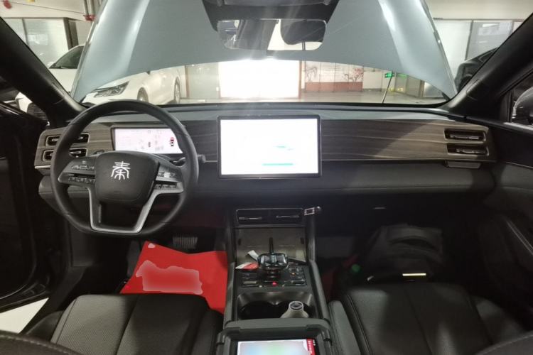 Used BYD Qin L 2025 DM-i Smart Drive 80KM Leading Model Center Console