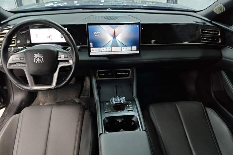 Used BYD Qin L 2025 DM-i Smart Drive 120KM Leading Model Center Console