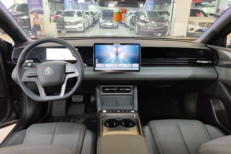 Used BYD Qin L 2025 EV 545KM Beyond Version Center Console