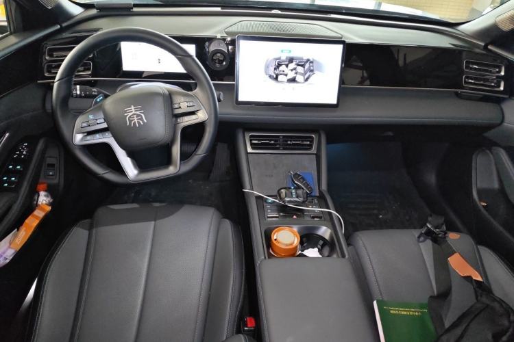 Used BYD Qin L 2025 DM-i Smart Drive 120KM Superior Model Center Console