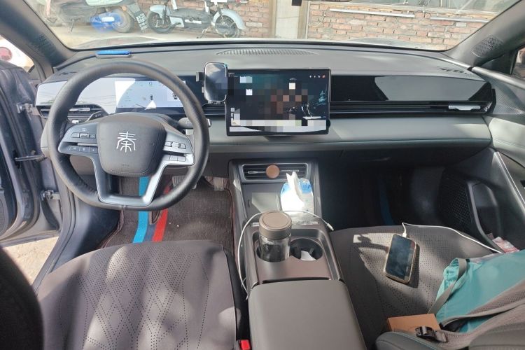 Used BYD Qin L 2025 EV 470KM Leading Edition Center Console