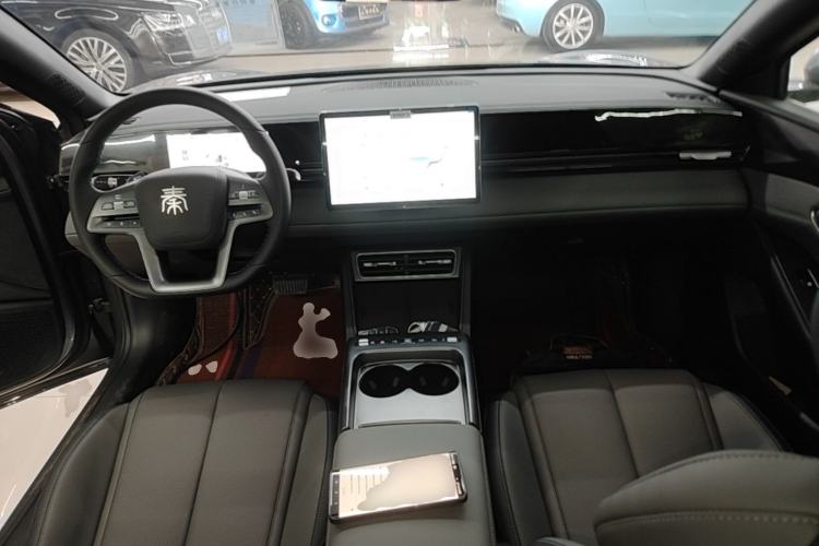 Used BYD Qin L 2025 EV 470KM Leading Edition Center Console