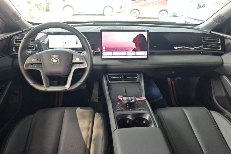 Used BYD Qin L 2025 DM-i Smart Drive 80KM Leading Model Center Console