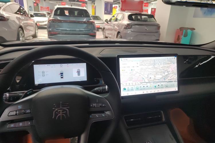 Used BYD Qin L 2025 DM-i Smart Drive 120KM Superior Model Center Console