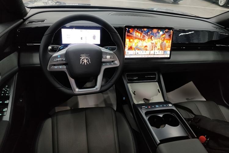 Used BYD Qin L 2025 EV 470KM Leading Edition Center Console