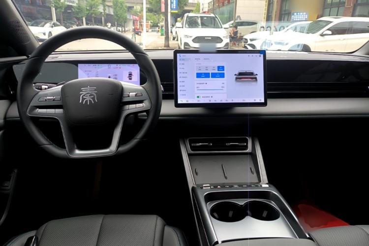 Used BYD Qin L 2025 EV 470KM Leading Edition Center Console