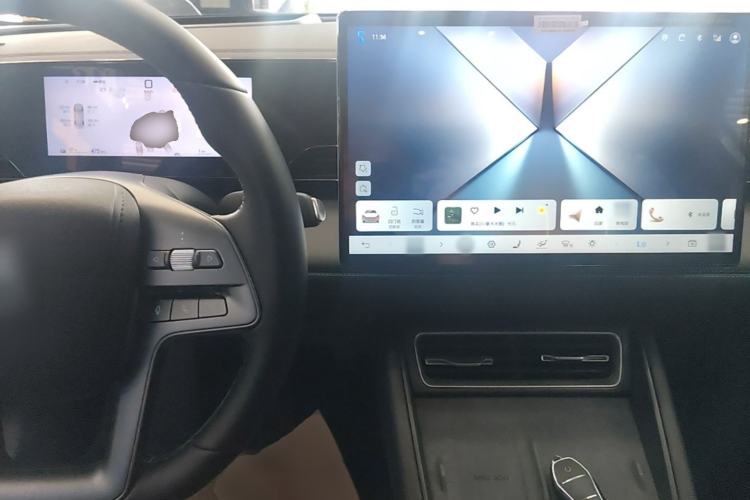 Used BYD Qin L 2025 EV 545KM Excellence Edition Center Console