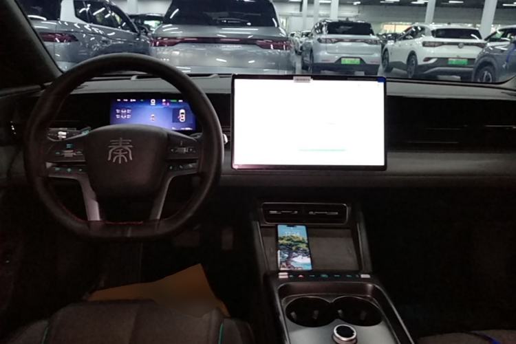 Used BYD Qin L 2025 EV 545KM Excellence Edition Center Console