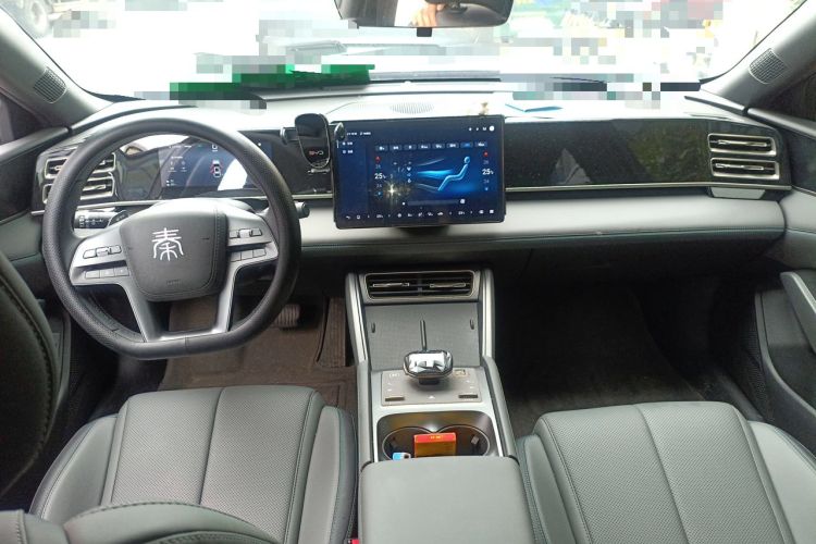 Used BYD Qin L 2025 DM-i Smart Drive 80KM Leading Model Center Console