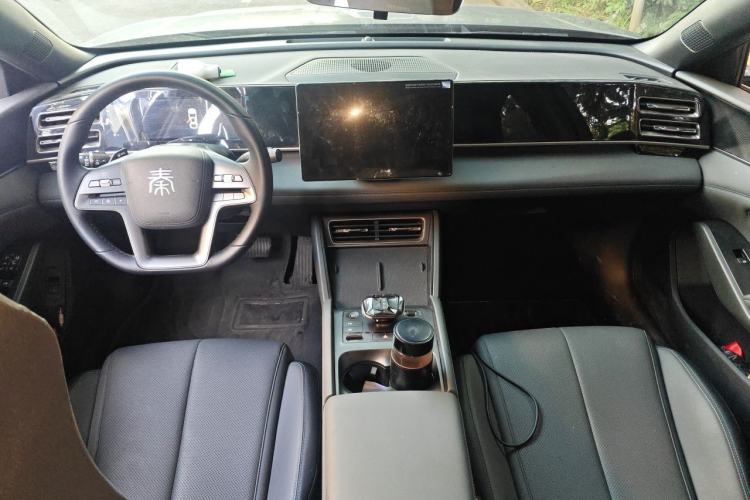 Used BYD Qin L 2025 DM-i Smart Drive 80KM Leading Model Center Console