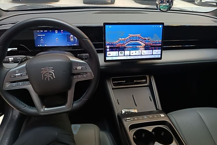 Used BYD Qin L 2025 EV 545KM Beyond Version Center Console