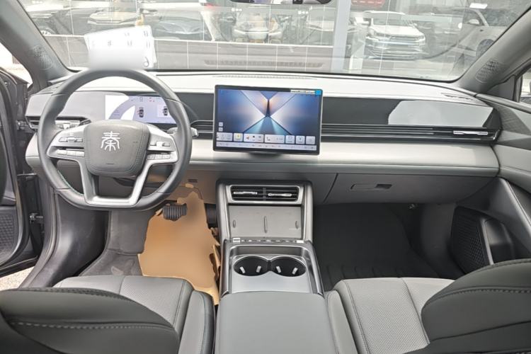 Used BYD Qin L 2025 EV 545KM Beyond Version Center Console