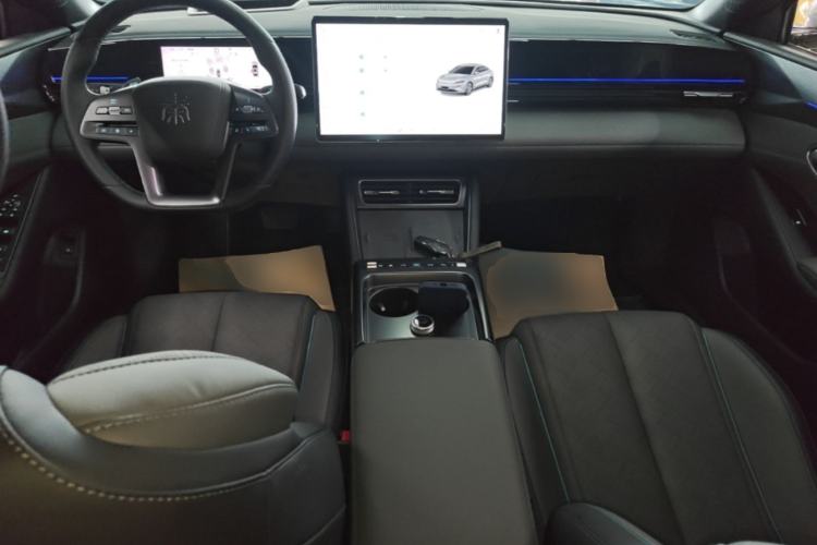 Used BYD Qin L 2025 EV 545KM Excellence Edition Center Console