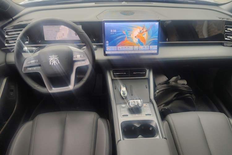 Used BYD Qin L 2025 DM-i Smart Drive 80KM Leading Model Center Console