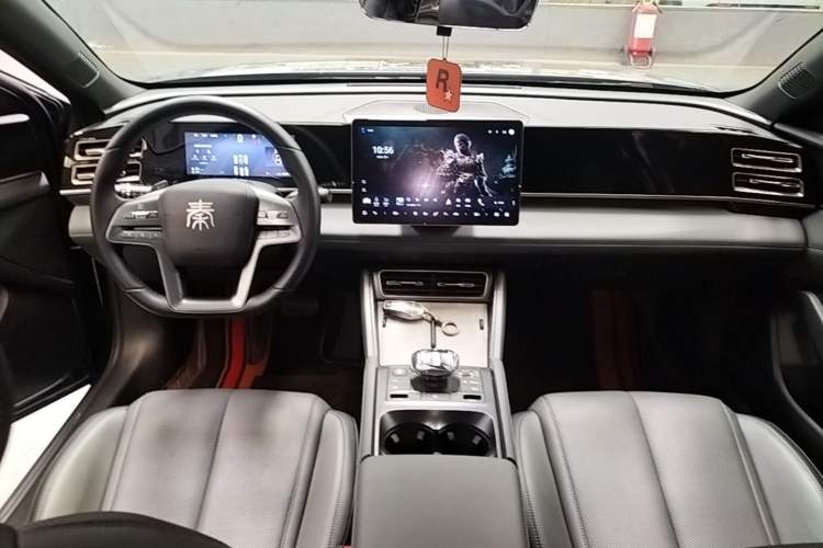 Used BYD Qin L 2025 DM-i Smart Drive 80KM Leading Model Center Console