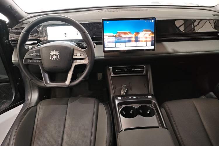 Used BYD Qin L 2025 EV 545KM Beyond Version Center Console