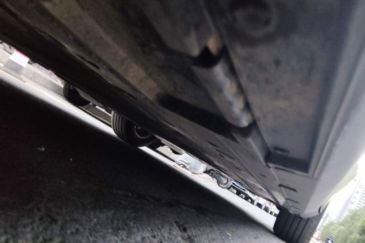 Used BYD Qin L 2025 DM-i Smart Drive 120KM Leading Model Chassis Front Left