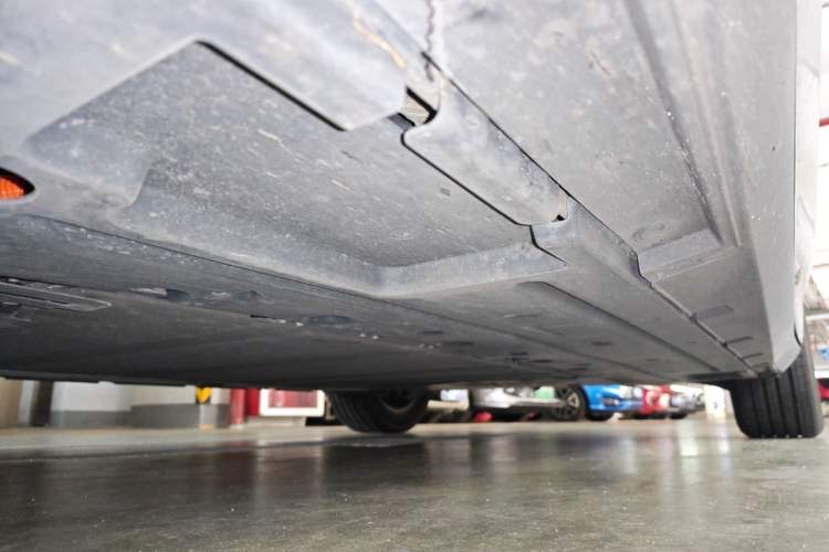 Used BYD Qin L 2025 DM-i Smart Drive 120KM Superior Model Chassis Front Left