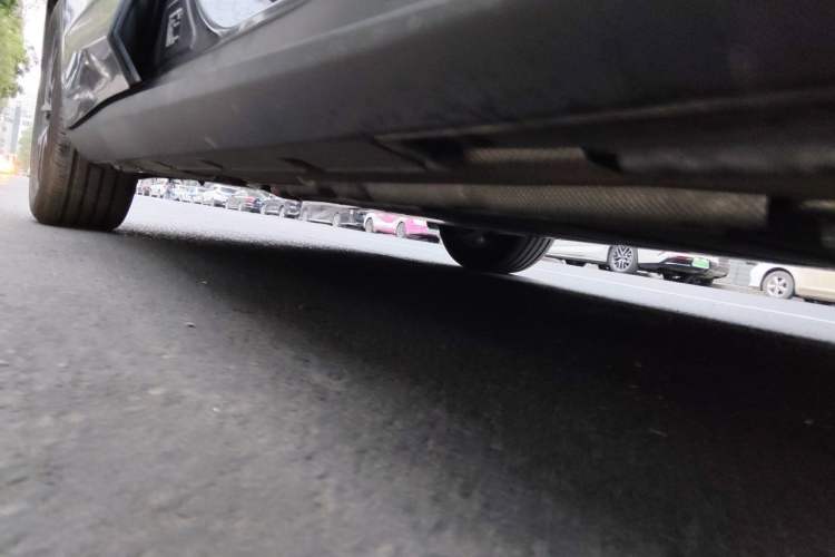 Used BYD Qin L 2025 DM-i Smart Drive 120KM Leading Model Chassis Front Right