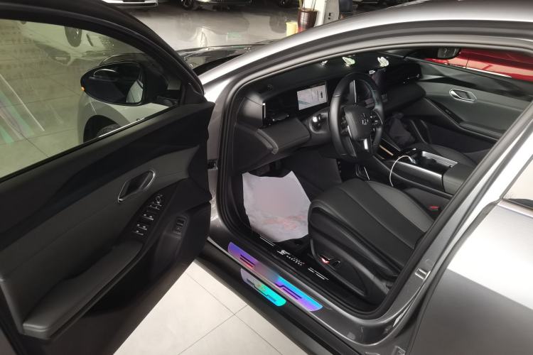 Used BYD Qin L 2025 EV 470KM Leading Edition Driver Seat