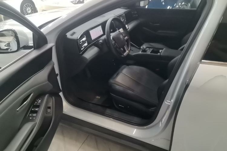 Used BYD Qin L 2025 DM-i Smart Drive 120KM Leading Model Driver Seat