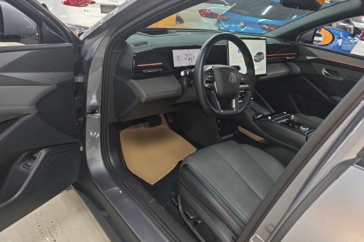 Used BYD Qin L 2025 EV 545KM Excellence Edition Driver Seat
