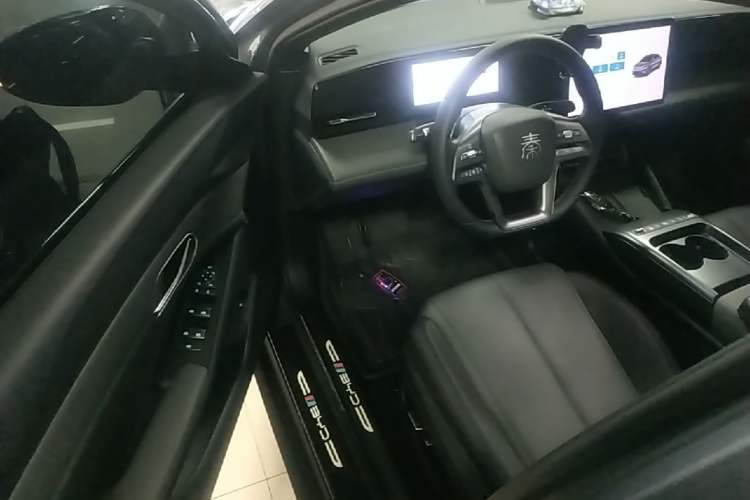 Used BYD Qin L 2025 EV 545KM Beyond Version Driver Seat