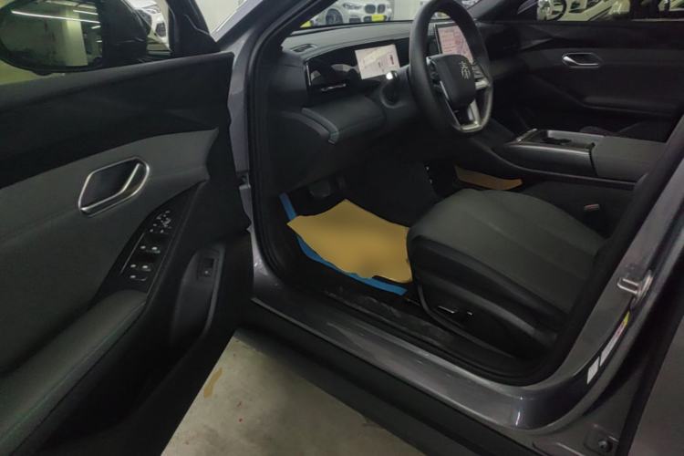 Used BYD Qin L 2025 EV 470KM Leading Edition Driver Seat