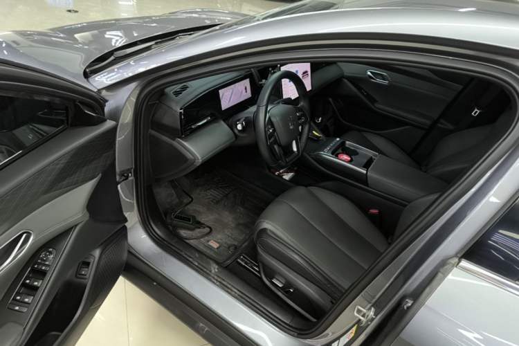 Used BYD Qin L 2025 EV 545KM Beyond Version Driver Seat