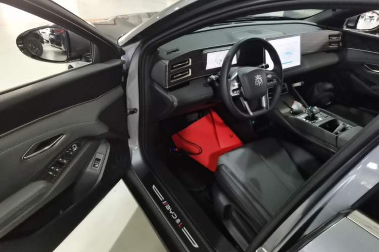 Used BYD Qin L 2025 DM-i Smart Drive 80KM Leading Model Driver Seat