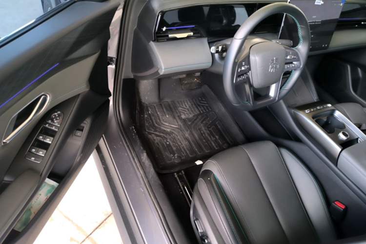 Used BYD Qin L 2025 EV 545KM Cloud Suspension Edition Driver Seat