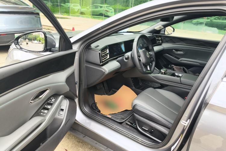 Used BYD Qin L 2025 DM-i Smart Drive 120KM Leading Model Driver Seat
