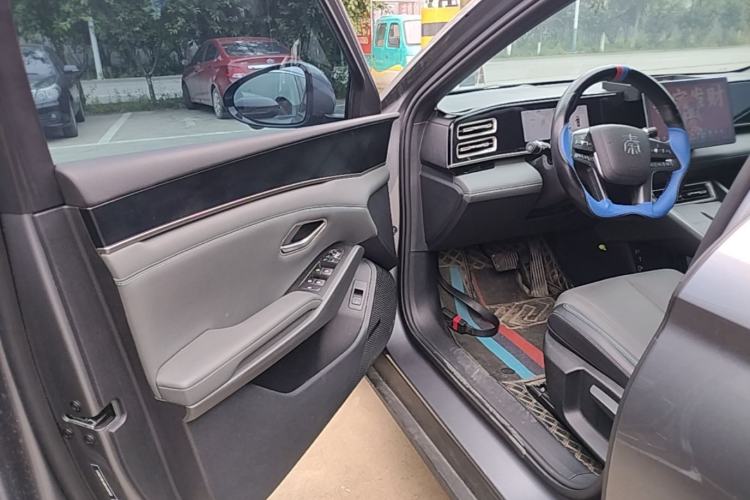Used BYD Qin L 2025 DM-i Smart Drive 80KM Leading Model Driver Seat