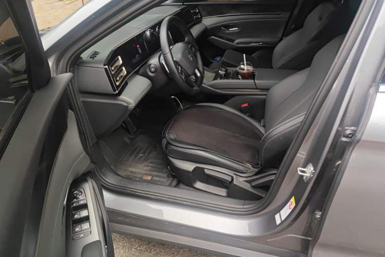 Used BYD Qin L 2025 DM-i Smart Drive 80KM Leading Model Driver Seat