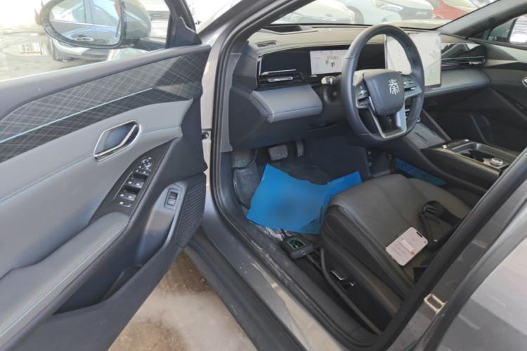 Used BYD Qin L 2025 EV 545KM Excellence Edition Driver Seat