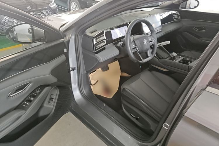 Used BYD Qin L 2025 DM-i Smart Drive 120KM Superior Model Driver Seat