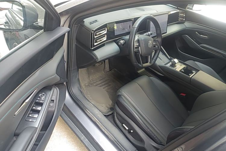 Used BYD Qin L 2025 DM-i Smart Drive 120KM Superior Model Driver Seat