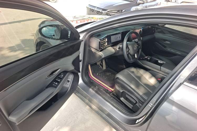 Used BYD Qin L 2025 DM-i Smart Drive 80KM Leading Model Driver Seat