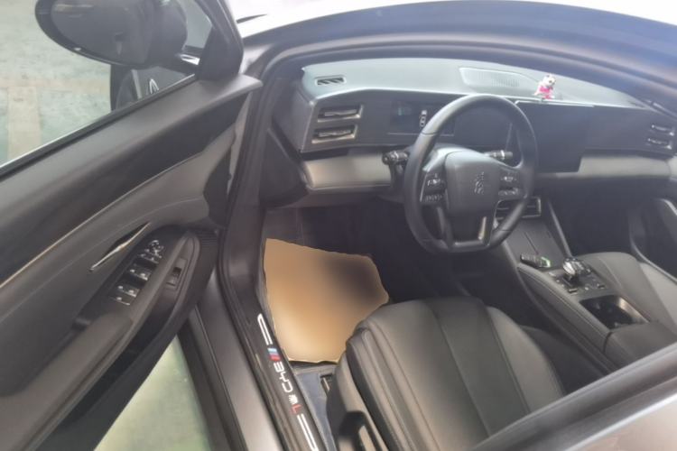 Used BYD Qin L 2025 DM-i Smart Drive 80KM Leading Model Driver Seat